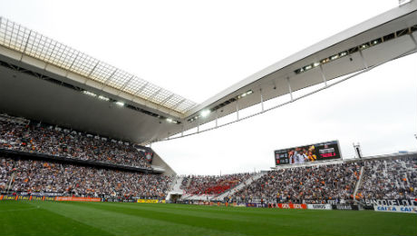 Corinthians sufre para nombrar su estadio