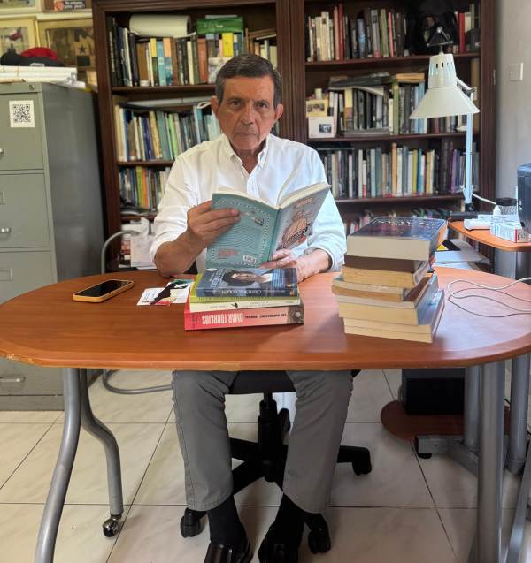 Profesionales en su tiempo libre: Rolando Candanedo, escribir el Derecho
