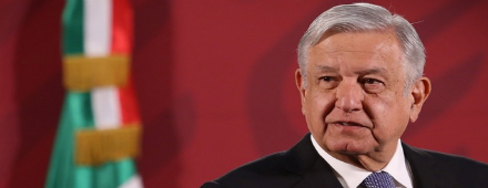 AMLO registra marca
