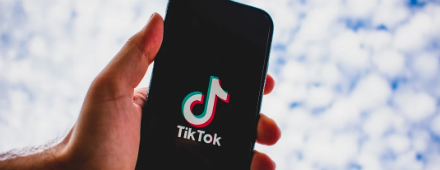 Ordenan a TikTok cumplir con protección de datos