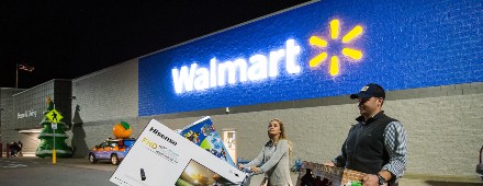 Walmart se opone a solicitud de Yeezy