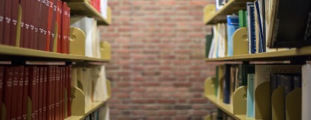 Aplicación de tributos de derechos de propiedad industrial a universidades del Estado