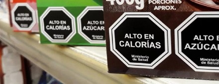 Argentina reglamentó la Ley de Etiquetado Frontal