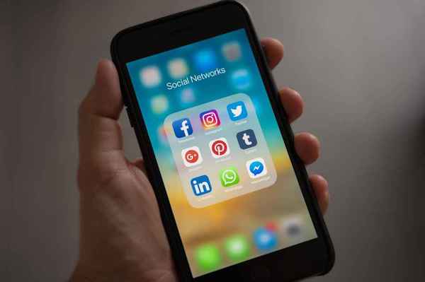 Influencers peruanos son capacitados en derecho de autor