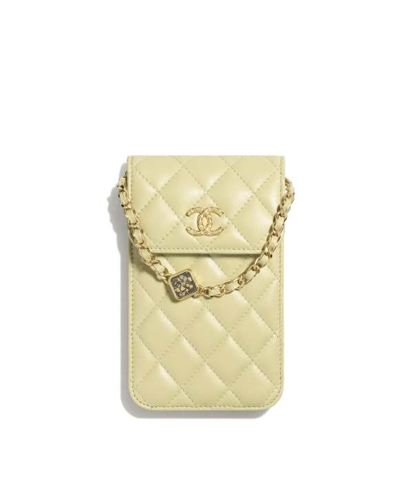 Chanel demanda por infracción de marcas en accesorios para móviles