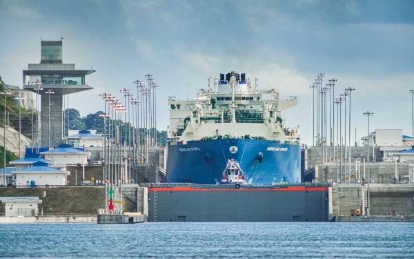 The Panama Canal authorizes the start of an open bidding process for the transportation of energy products