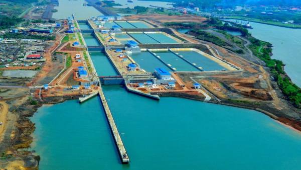 Smart Barrier to Safeguard Freshwater & Boost Panama Canal Efficiency
