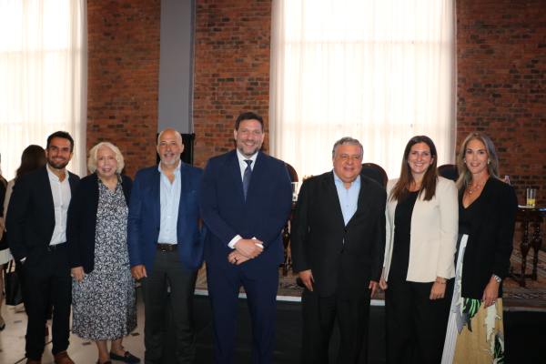 Challenges and Opportunities in Managing Sports Institutions and Professional Associations