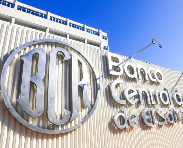 El Salvador Scales Back State Involvement in Bitcoin Under IMF Agreement