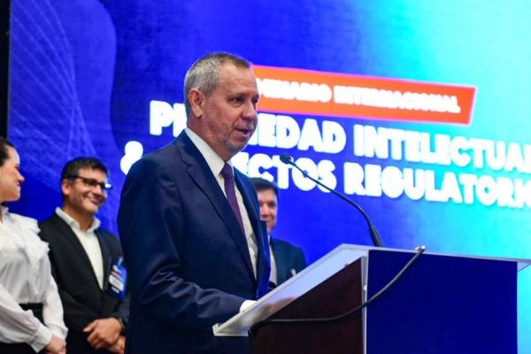 The Paraguayan Association of Intellectual Property Agents honoured Dr. Hugo T. Berkemeyer