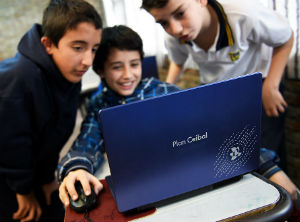 Praising Uruguay's One Laptop Per Child programe 