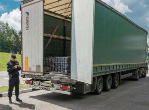 The fight against smuggling and counterfeiting, a top priority